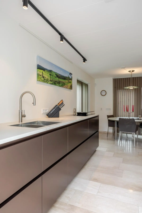 Minimalistische keuken in Zwolle | De Keukenkamer
